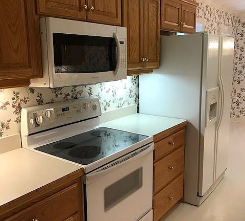 2nd image of 908 Carob Ct
