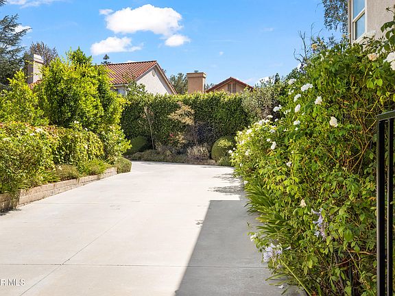 2nd image of 5043 Evanwood Ave