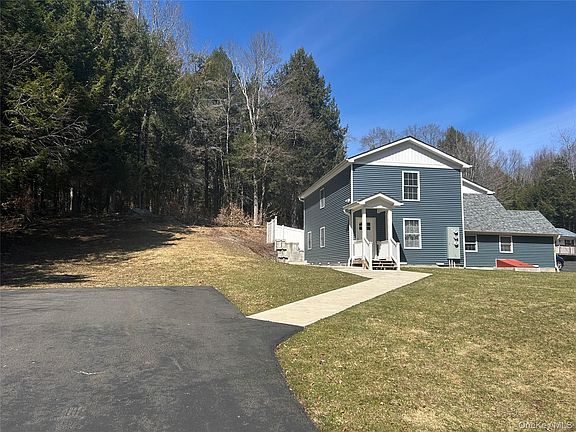 3rd image of 135 Gale Rd