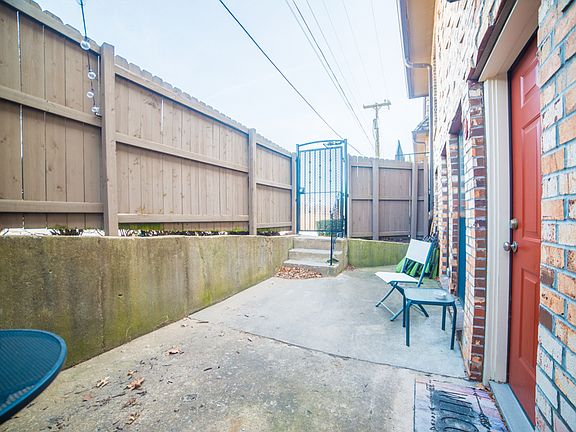 2nd image of 4000 Oak St APT 3