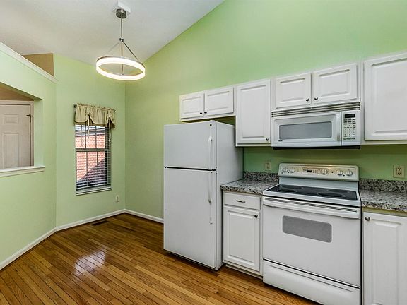 5th image of 8054 Savannah Ct