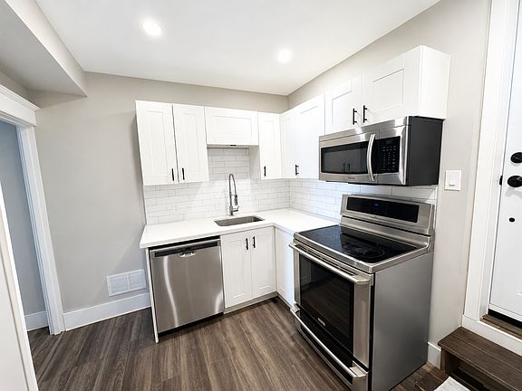 5th image of 29 Gibson Ave Unit 2