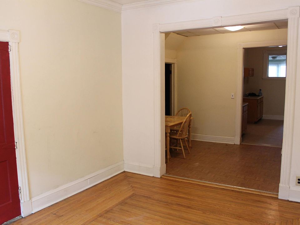 1st image of 157 Lark St #1