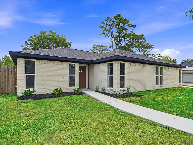 25402 Thistlewaite Ln — Photo 37