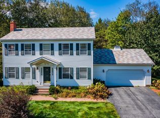 127 Sunrise Cir, White River Junction, VT 05001