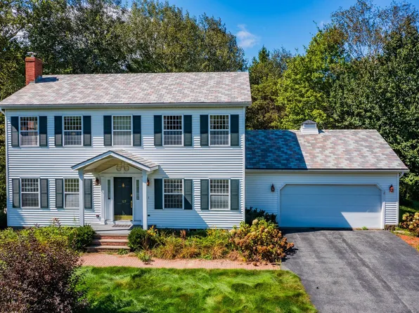 127 Sunrise Circle, Hartford, VT 05059