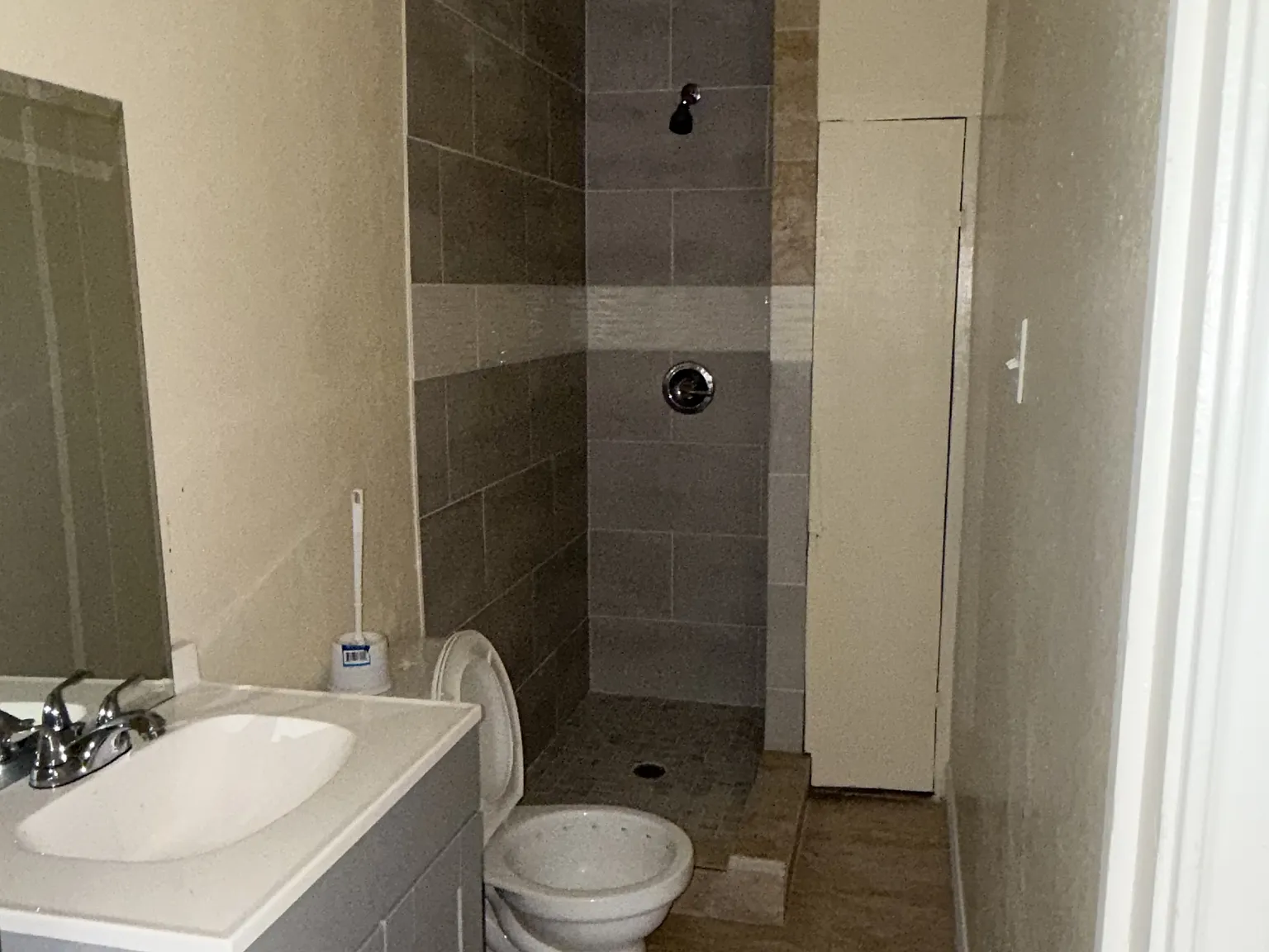 203 Veterans Ave — Photo 4