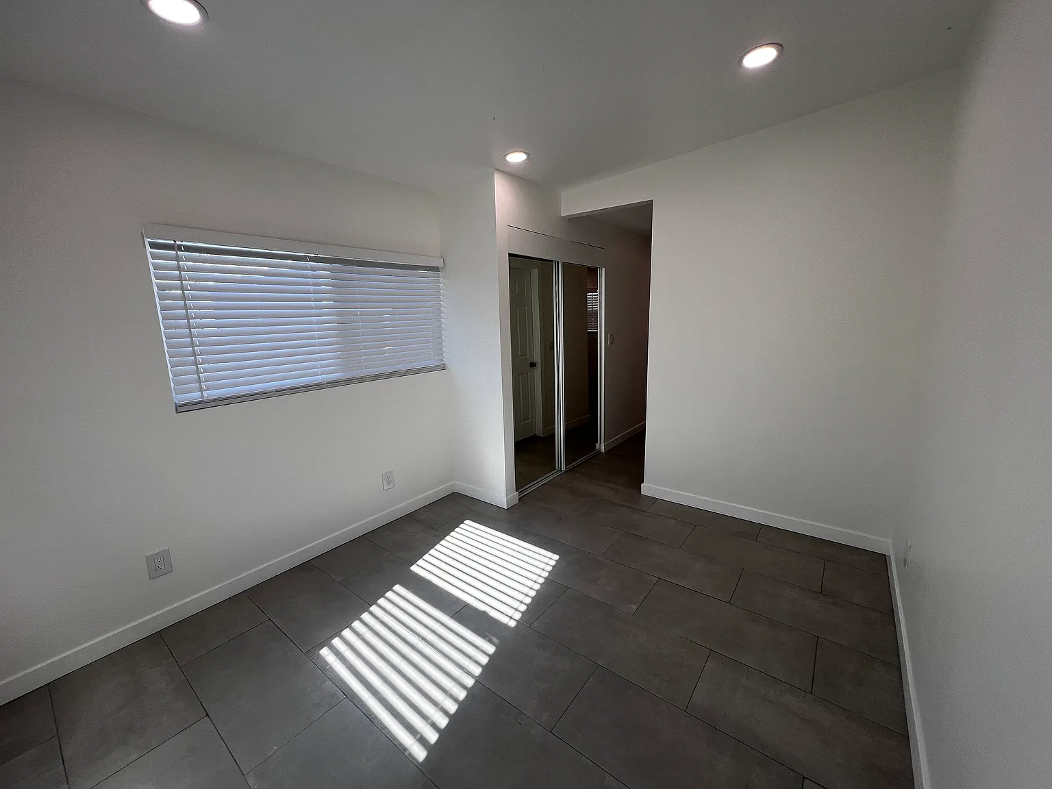 Studio, 435 sqft, $1,650 — Photo 3