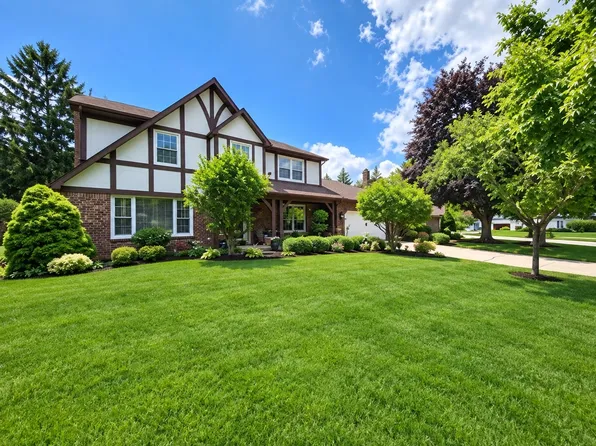 709 Garfield Ave, Libertyville, IL 60048