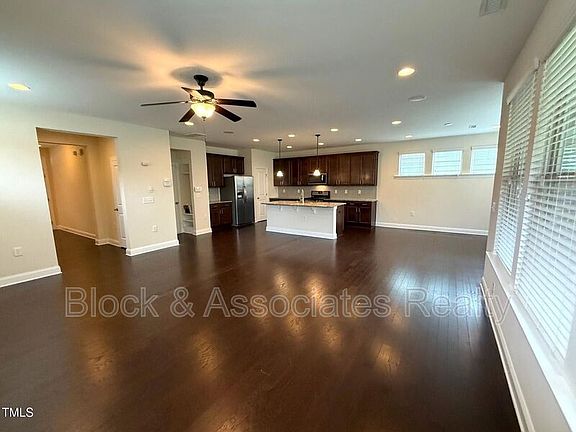 5th image of 238 Begen St