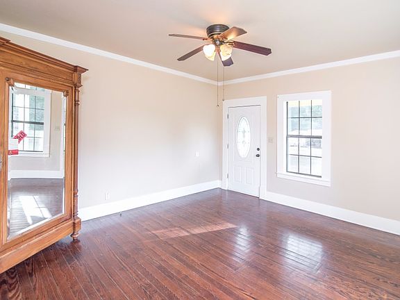 2nd image of 4770 Greenwood Heights St