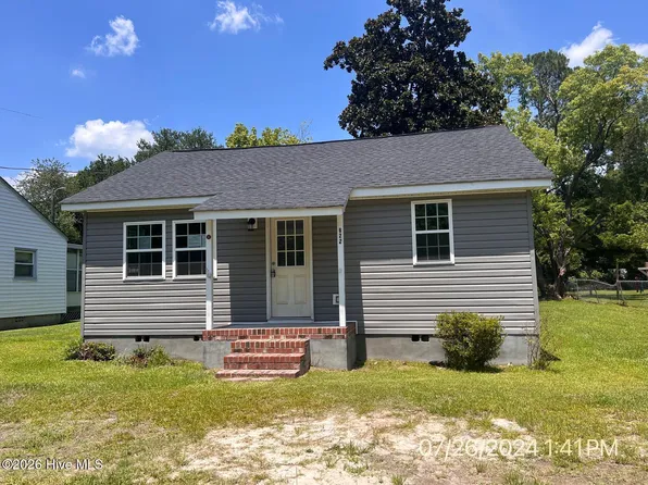622 E Vance St, Laurinburg, NC 28352