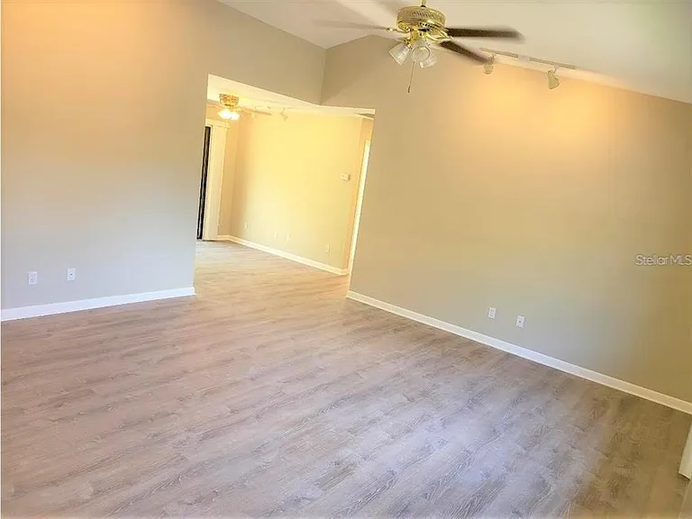 1711 Settlers Dr #7 — Photo 14