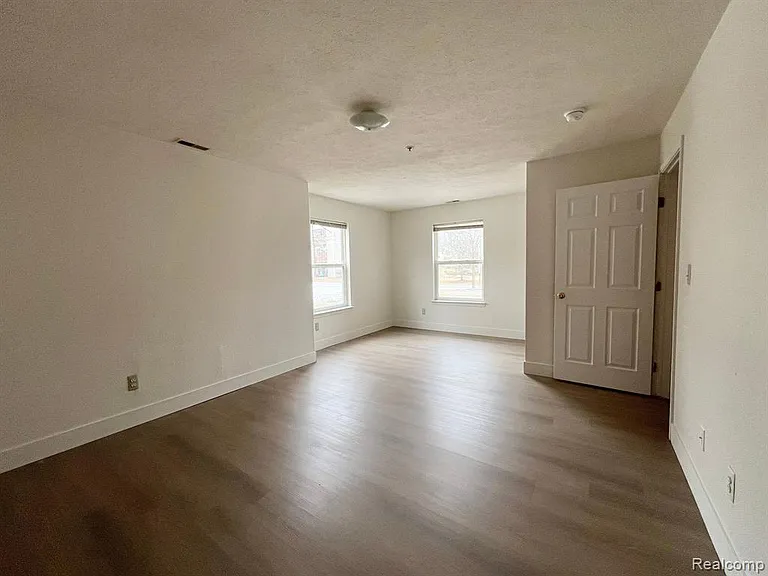 1336 Heatherwood Ln — Photo 6