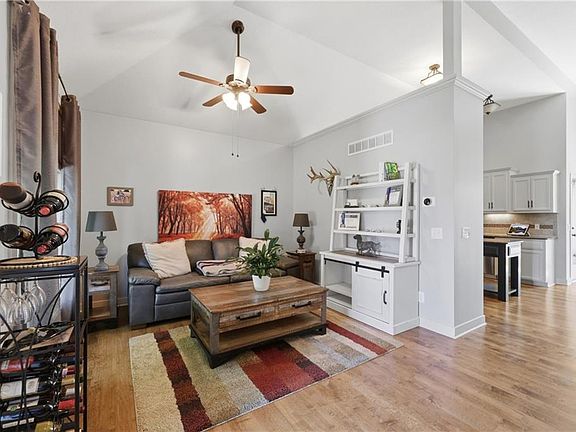 2nd image of 11043 N Madison Ave