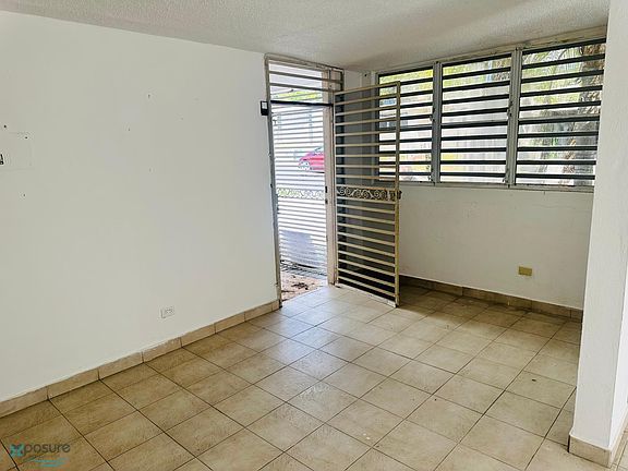 4th image of C 40 3rd St