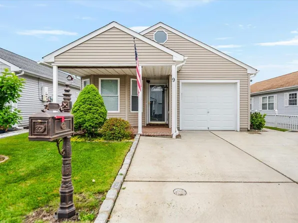 9 Orange Tree Court, Manorville, NY 11949