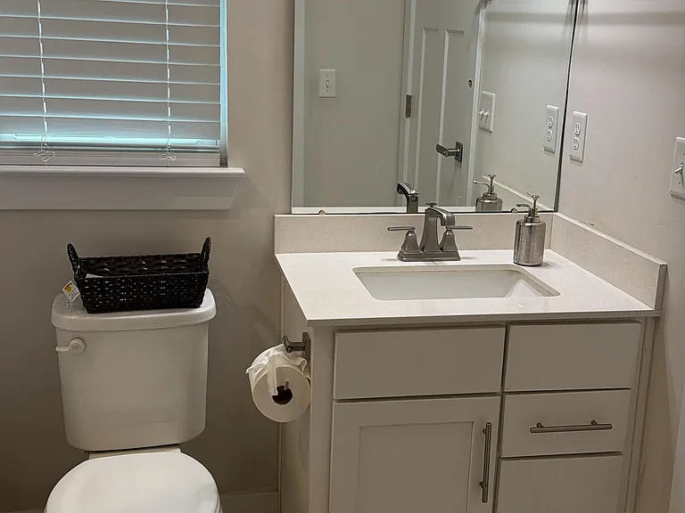 300 Finnegan Ct — Photo 14