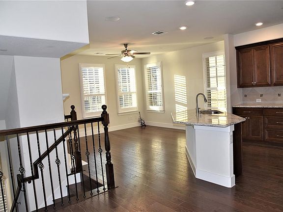 2nd image of 2418 Magalia Ln