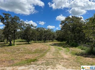 525 McAdams Rd, Goliad, TX 77963
