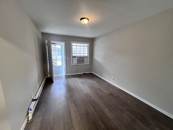 510 28th Ave N # 3 Living Room 2_12032024