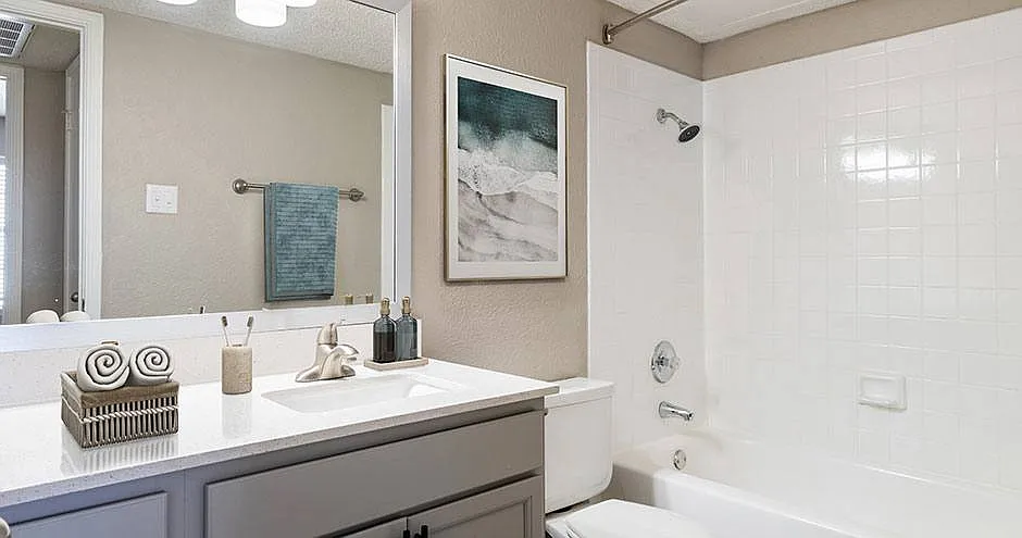 Knowlton Apartment Homes — Photo 4