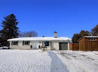 3 Saint Remy Dr, Ottawa, ON K2J 1A4
