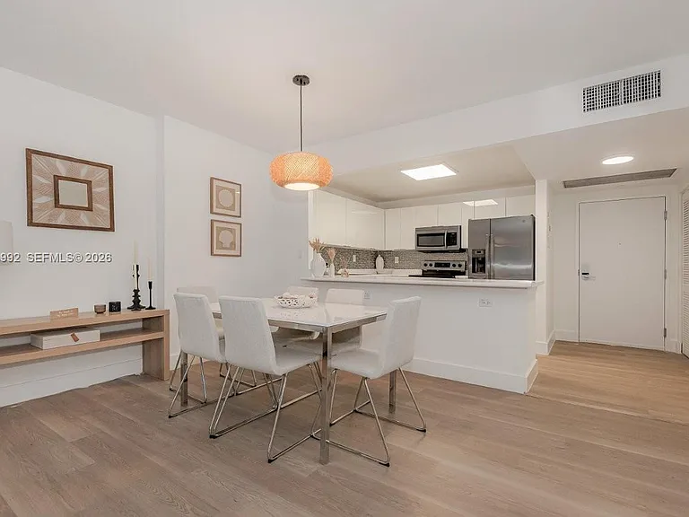 2301 Collins Ave #333 — Photo 8