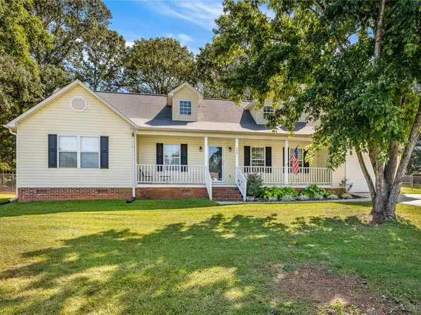 206 Lewis Rd, Williamston, SC 29697