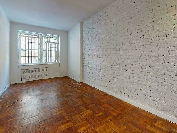 4th image of 232 E 74th St APT 1D