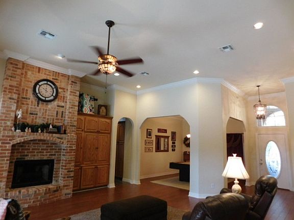 2nd image of 367 Sunnybrook Dr