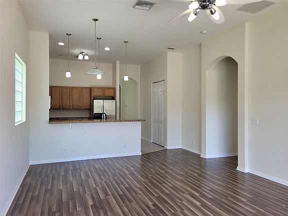 3rd image of 4225 Blvd