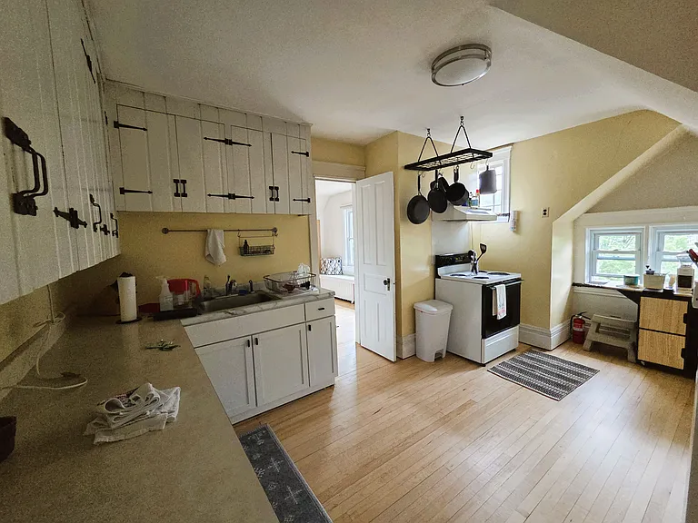 2131 E Superior St #3 — Photo 9
