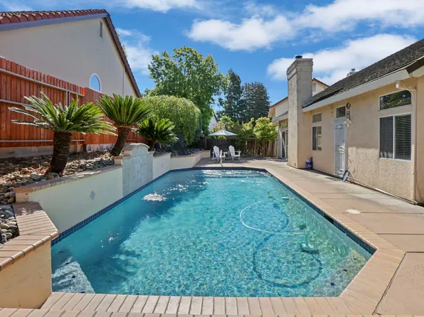 9459 Lockeridge Way, Sacramento, CA 95829