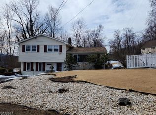 26 Andrea Dr, Vernon, NJ 07462