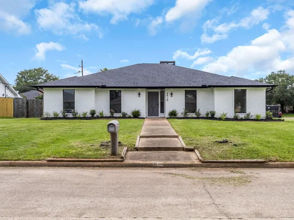 6910 Burlington Dr, Beaumont, TX 77706