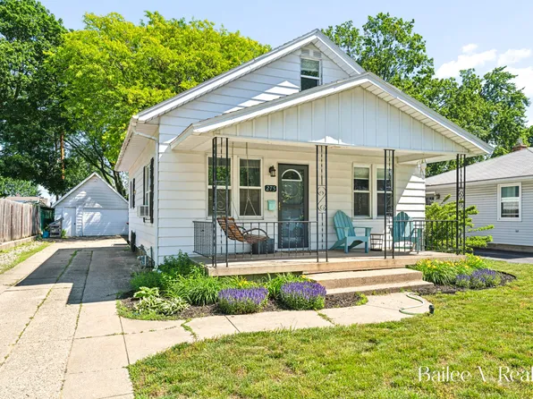 275 W 29th St, Holland, MI 49423