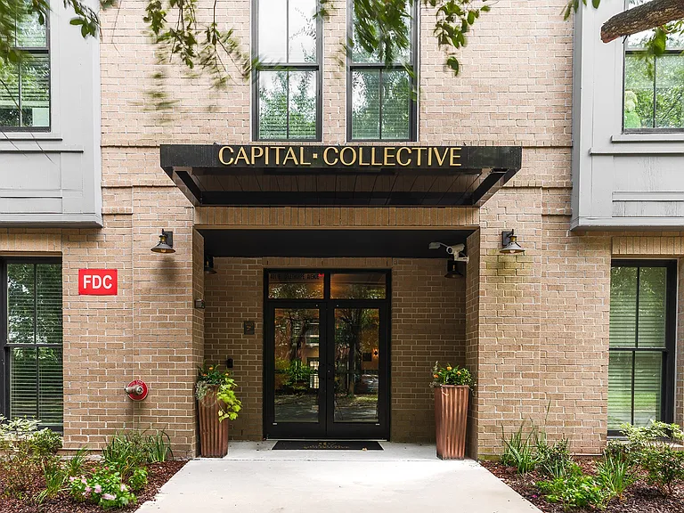 Capital Collective Luxury Apartments — Photo 38