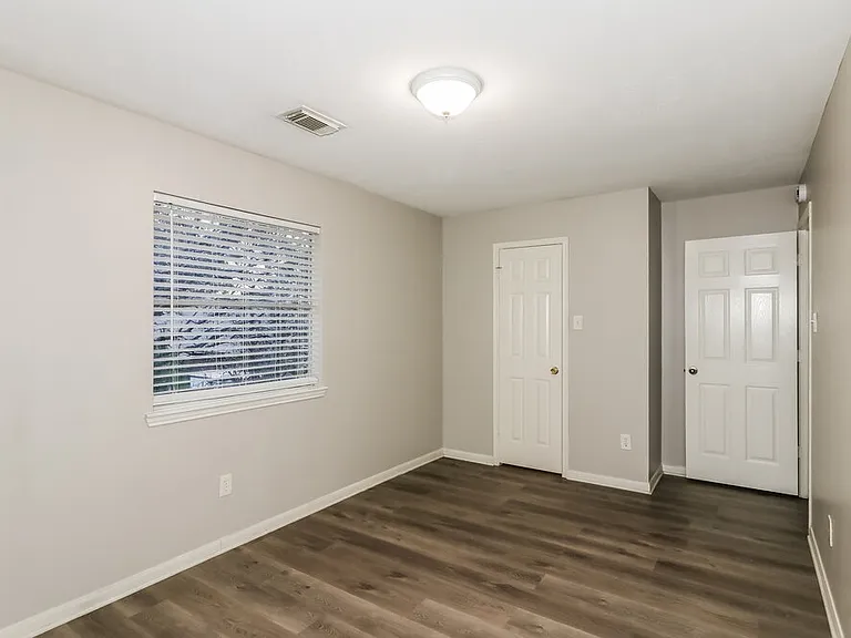 6803 Hedgewick Dr — Photo 15