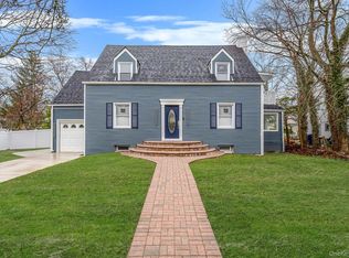 255 Moore Avenue, Freeport, NY 11520