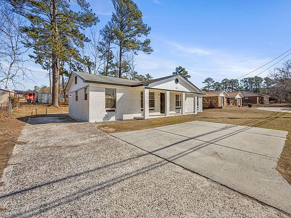 2nd image of 2965 Meadowbrook Drive
