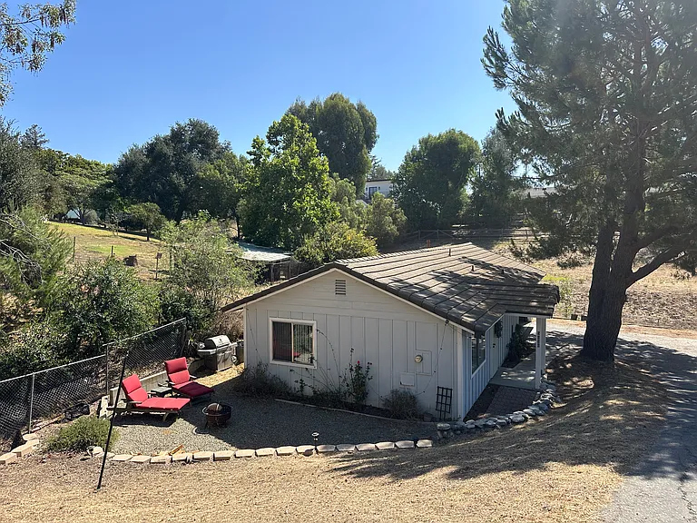 5856 La Cumbre Rd #B — Photo 27