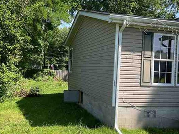4th image of 127 Walburn Ave