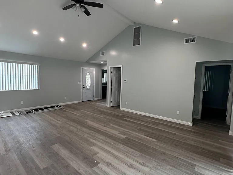 23625 Welby Way — Photo 2