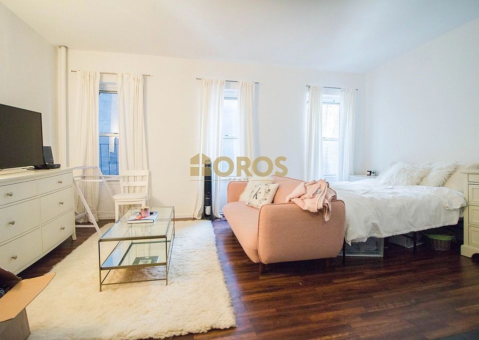 1st image of 38 Grand St APT 3D