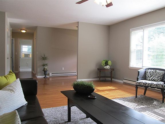 5th image of 125 Conlogue Ave