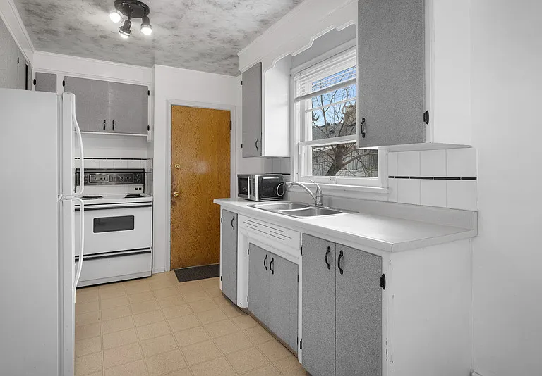 11116 116th St NW #1 — Photo 15