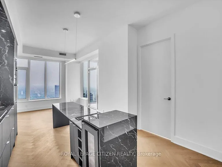 11 Yorkville Ave #6007 — Photo 22