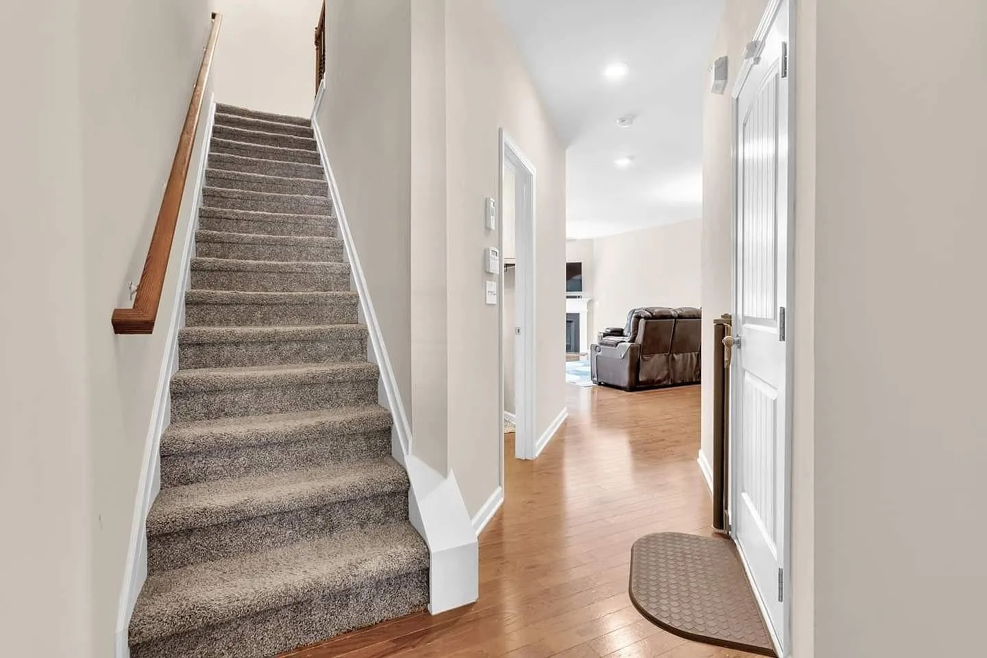 3 bed, 2.5 bath, 1909 sqft, $2,599 — Photo 4