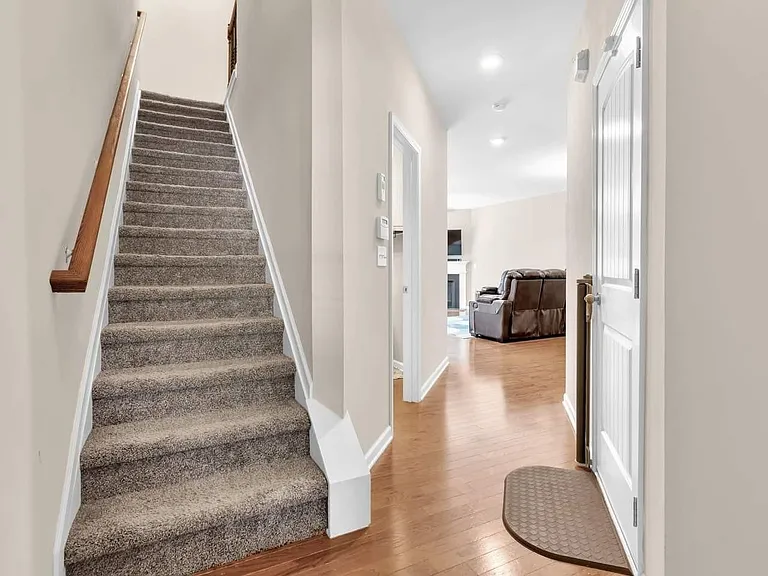 5975 Shiloh Woods Dr — Photo 4